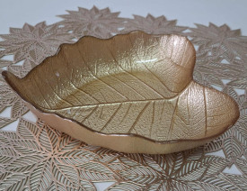 Dekorativni krožnik v obliki lista